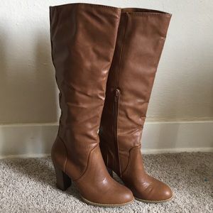 Women’s R2 Brand high-heeled boots size 9